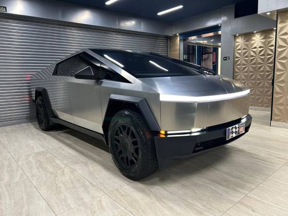 TESLA CYBERTRUCK 122,4 KW ELÉTRICO AWD
